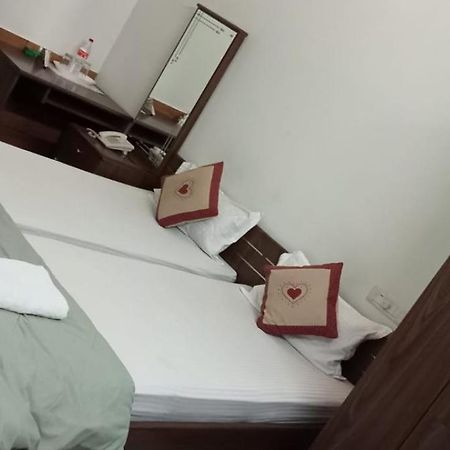 Sapphire Inn Nedumbassery Eksteriør bilde