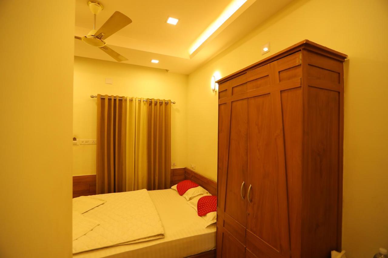 Sapphire Inn Nedumbassery Eksteriør bilde
