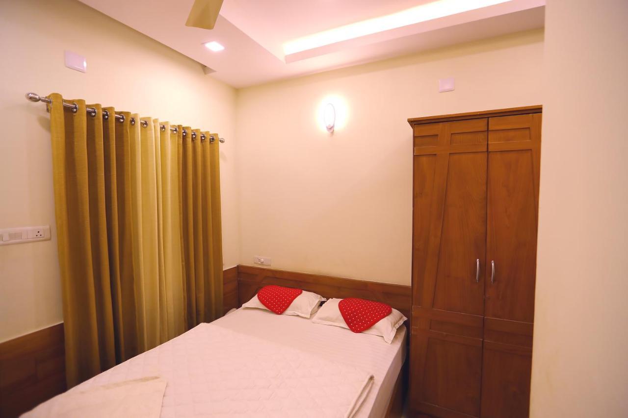 Sapphire Inn Nedumbassery Eksteriør bilde