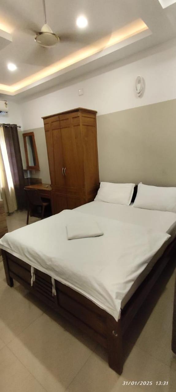 Sapphire Inn Nedumbassery Eksteriør bilde