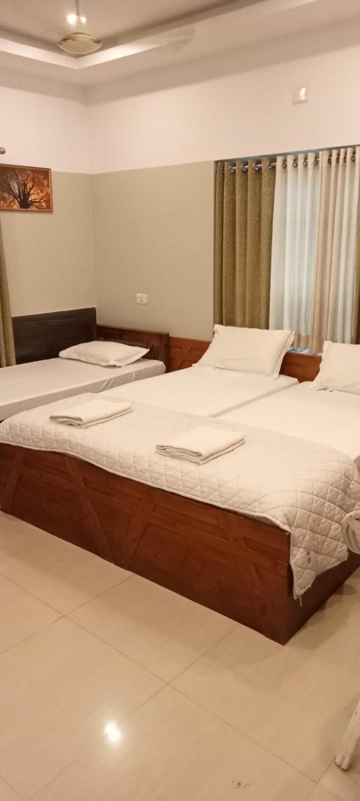 Sapphire Inn Nedumbassery Eksteriør bilde